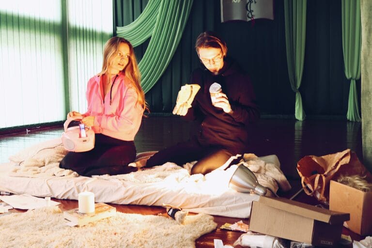 spektaklis ka zinau liudna